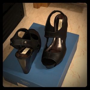 Vera Wang Black Wedges